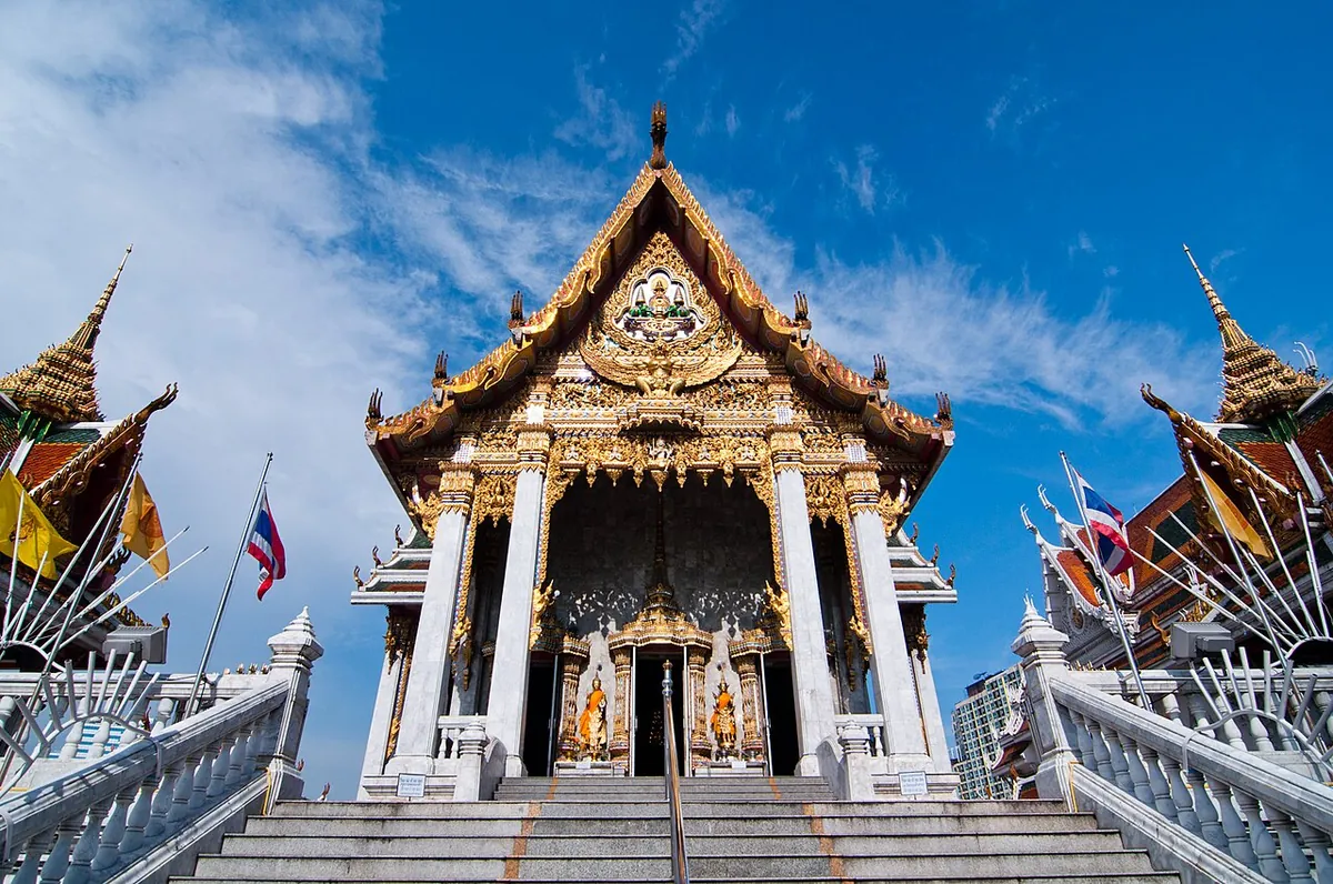 พวงหรีดส่งด่วนเขตบางรัก สีลม — วัดหัวลำโพง